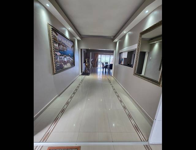 5 BEDROOM HOUSE FOR SALE IN BLUFF